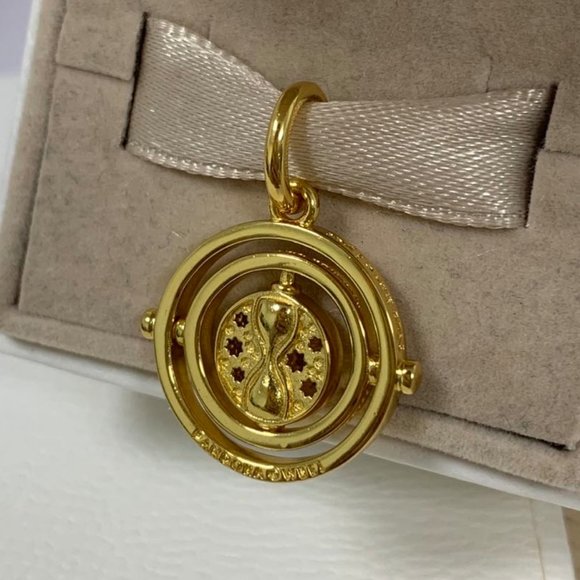 Pandora Harry Potter, Spinning Time Turner Pendant - Picture 6 of 7